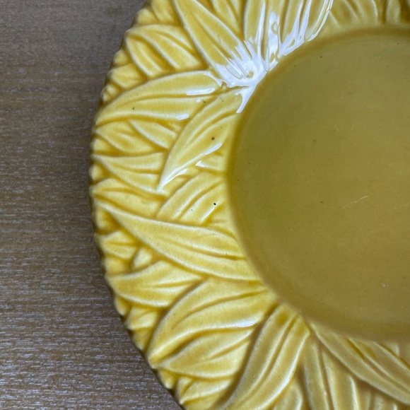 ***SOLD***Japanese Majolica Yellow Pitcher and Saucer - Picture 9 of 12